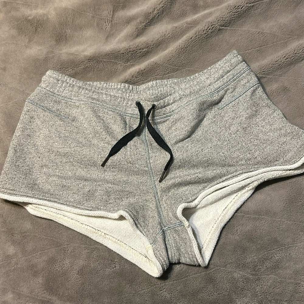 Lululemon athletica sweatshort size 10 in gray